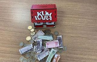 Tunceli’de iki kardeş kumbaralarındaki 211 TL’yi...