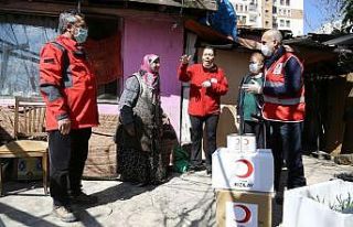 Türk Kızılayı’ndan engelli vatandaşlara gıda...