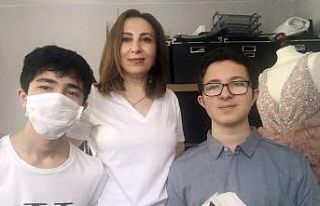 Türk modacıdan İngiliz hastanelerine maske desteği