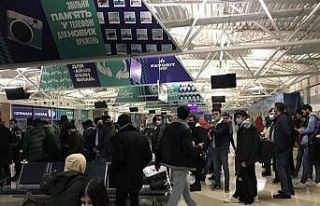 Türk vatandaşları Ukrayna’dan tahliye edildi