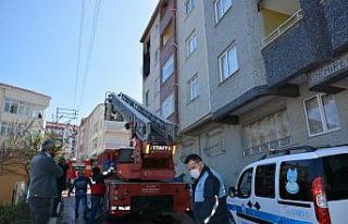 Türkeli’de apartmanda korkutan yangın