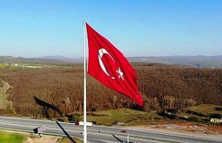 Türkiye’nin en büyük bayrağı Samsun’da dalgalanıyor