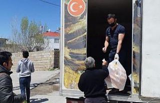 Tuşba Belediyesi’nden kapı kapı ekmek servisi