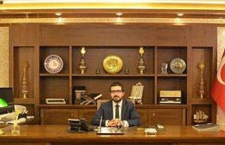 Uçağa biletsiz binmeye çalışan taraftarların...