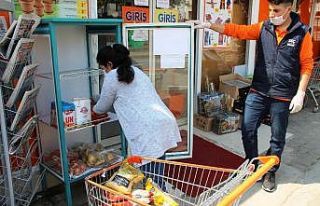 Ücretsiz erzak dolabını yağmaladılar