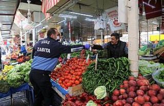 Ücretsiz maske dağıtıldı