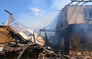 Uşak’ta feci olay: Yangında 82 hayvan telef oldu