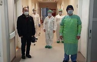 Uşak’ta korona virüsü yenen biri doktor 5 hasta...