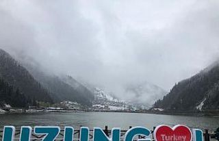 Uzungöl beyaza büründü