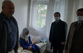 Vali Aktaş, 100 yaşındaki Kiraz nineyi ziyaret...