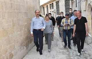 Vali Erin tarihi evleri inceledi