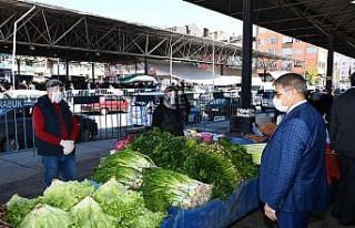 Vali Gürel halk pazarındaki tedbirleri denetledi