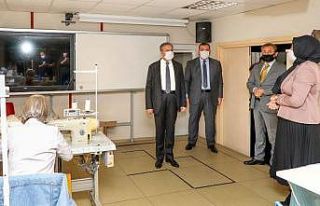 Vali Su, maske ve dezenfektan üretilen okullarda...