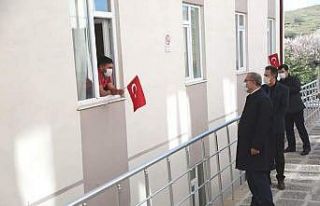 Vali Toraman, karantina altındaki vatandaşları...