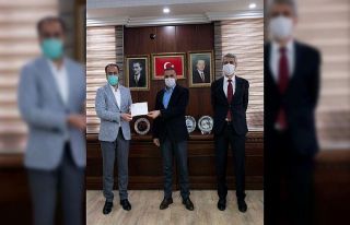 Van YYÜ Senatosu’ndan deprem kampanyasına destek