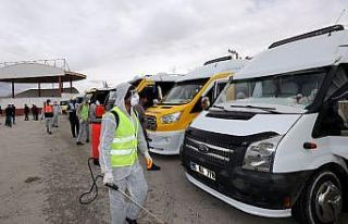 Van’da minibüs ve taksiler dezenfekte edildi