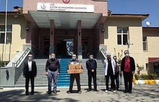 Van’daki sağlıkçılara yüz siperliği desteği