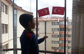 Vanlı minik Ferdi İstiklal Marşı’nın 10 kıtasını...