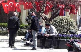 Vatandaş “evde kal” çağrılarını dikkate...