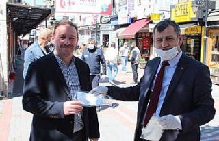 Vatandaşlara maske desteği sürüyor