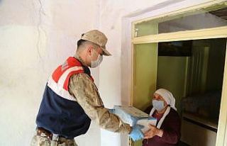 Vefa ekibi,Çiçek teyzenin şofben ihtiyacını karşıladı