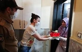 Vefa Sosyal Destek Grubundan pasta sürprizi