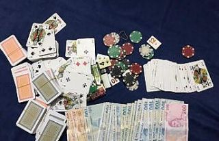 Villaya baskında kumar oynayan 13 kişiye 57 bin...