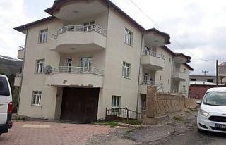 Yahyalı’da 3 katlı bina karantinaya alındı