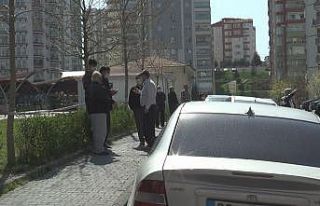 Yangını izlerken sosyal mesafeyi unuttular