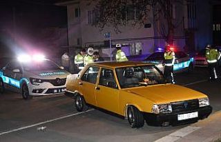 Yaş sınırlandırmasına uymayan ehliyetsiz genç...