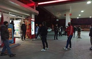 Yasak sona erdi, vatandaş benzin istasyonu marketine...