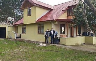 Yaşlı çift maaşlarını ’Biz Bize yeteriz Türkiye’...