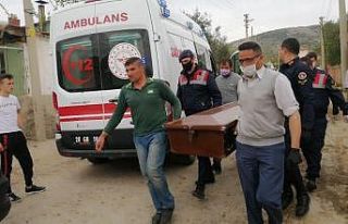 Yaşlı kadın evinde çıkan yangında öldü