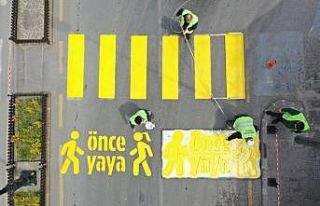Yaya güvenliği için yaya geçici çizgileri yenileniyor