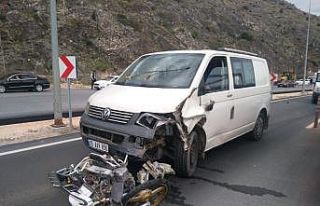 Yeni aldığı motosikletiyle kaza yaptı, hayatını...