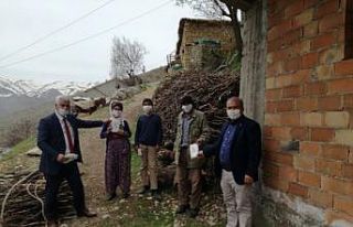 Yeşilyurt Belediyesi maske dağıtımına hız verdi