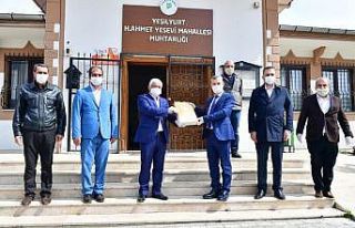 Yeşilyurt Belediyesi’nden muhtarlara temizlik malzemesi