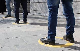 Yoğunluk yaşanan banka ve ATM önlerine özel tedbir