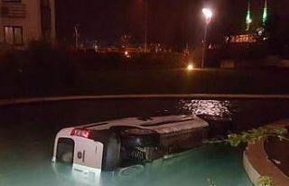 Yok böyle kaza... Alkollü direksiyona geçti site...