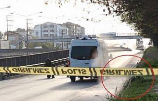 Yol kenarına bırakılan şüpheli çanta fünyeyle...