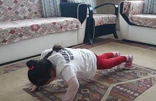 Yunusemreli badmintoncular antrenmanlarına evden...