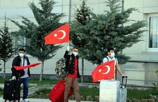 Yurt dışından yurda getirilen 248 kişi, ’Ölürüm...