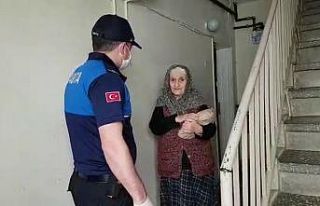 Zabıta ekipleri Hanife Teyze’yi duygulandırdı