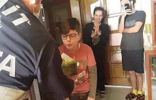 Zabıta ekiplerinden 11 yaşındaki Ege’ye doğum...