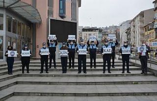 Zabıta, marketlerdeki sosyal mesafe uyumunu denetliyor