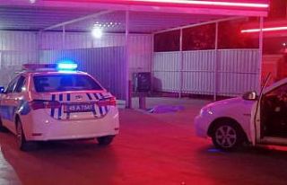 17 yaşındaki kızı öldüren saldırganın maskeli...