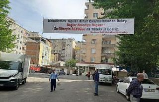 20 yıl sonra asfaltla tanışan mahalle sakinlerinden...