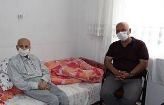 20 yıllık köy kütüphanesini Osmancık Belediyesi...