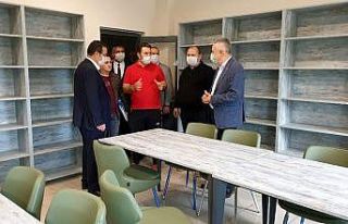 25 yıllık atıl kültür merkezi, halk kütüphanesi...
