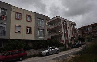 3. kattan düşen çocuk, portakal ağacına takılarak...